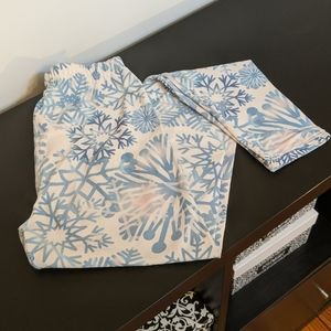 Agnes and Dora Snowflake leggings